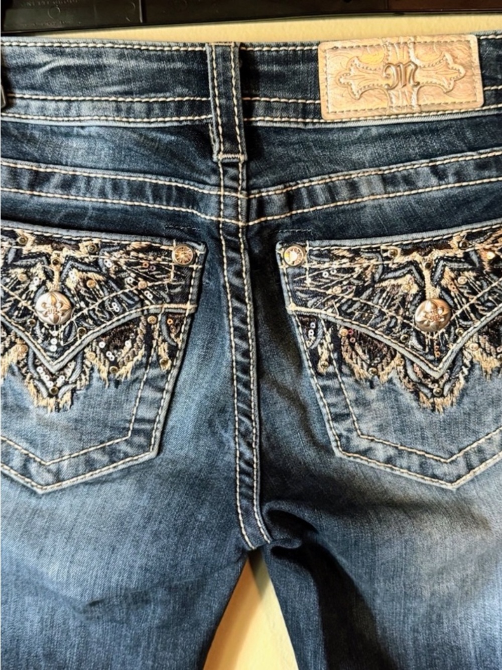 Gorgeous Miss Me Signature Ankle Skinny Jeans Embellished Pockets 27” Inseam